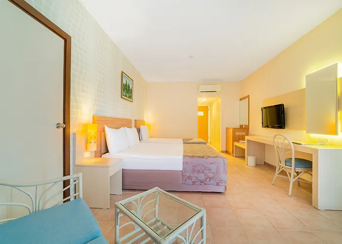 Justiniano Park Conti 4* Okurcalar