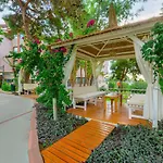 Justiniano Park Conti Okurcalar
