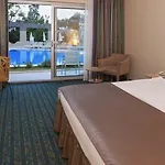 Justiniano Park Conti Resort 4*