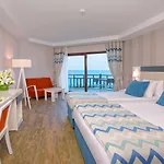 Resort Justiniano Park Conti Okurcalar