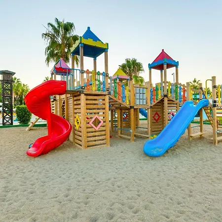 Justiniano Park Conti Okurcalar