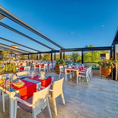 Justiniano Club Park Conti Resort 4*