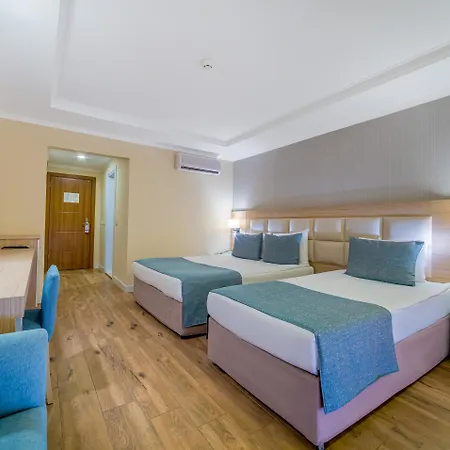 Justiniano Park Conti 5* Okurcalar