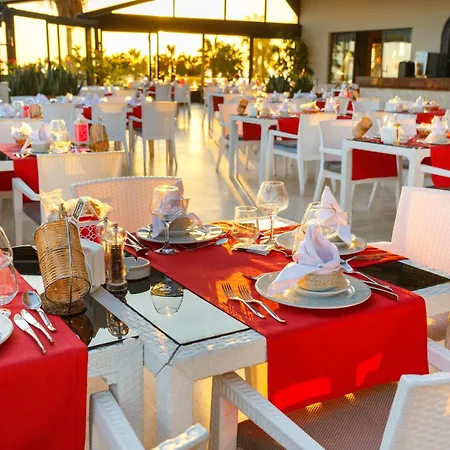 Rezort Justiniano Park Conti 5*