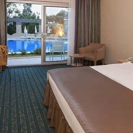 Justiniano Park Conti Rezort 5*