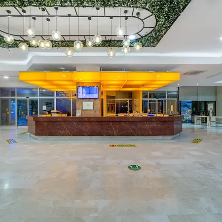Justiniano Park Conti 5* Okurcalar