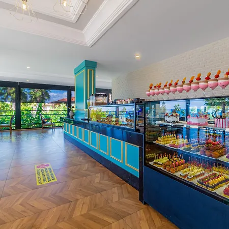 Rezort Justiniano Park Conti Okurcalar