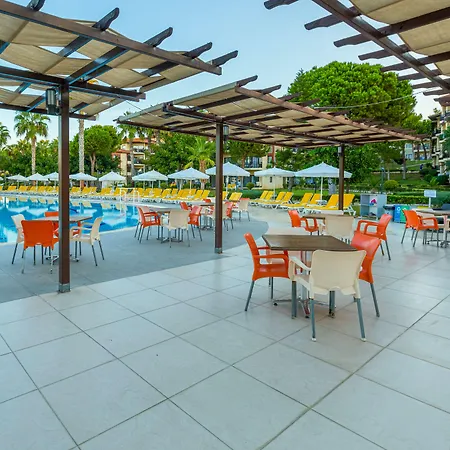 Rezort Justiniano Park Conti Okurcalar