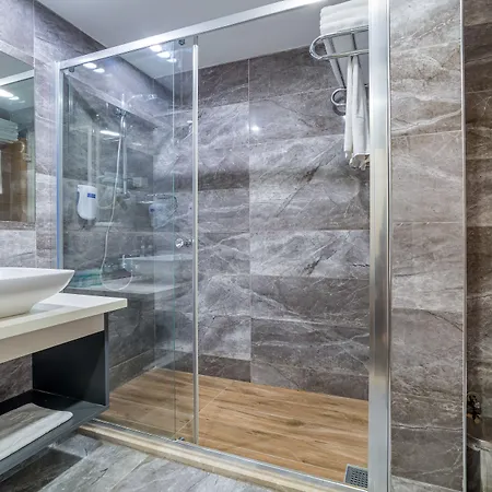 Justiniano Park Conti 4*