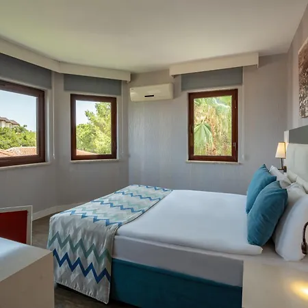 Justiniano Park Conti Complex 5*