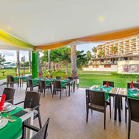 Justiniano Park Conti Feriested 5*