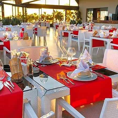 Justiniano Park Conti منتجع