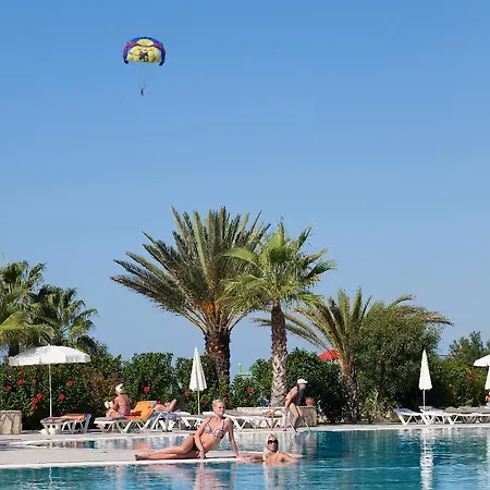 Complex Justiniano Club Park Conti Okurcalar