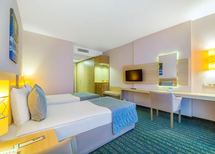 Justiniano Park Conti Rezort 4*